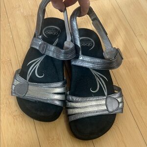 Abeo Biosystem Strappy Sandals size 8.5